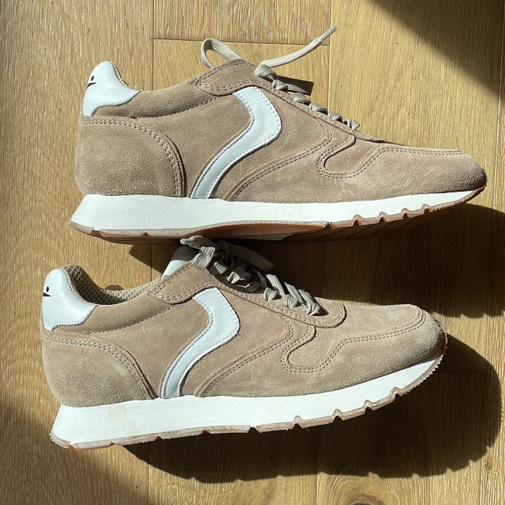 Voile Blanche tan suede Julia sneakers